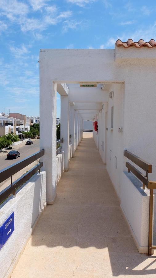 Amore Hotel Apts Paralimni Dış mekan fotoğraf