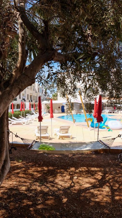 Amore Hotel Apts Paralimni Dış mekan fotoğraf